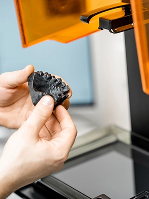 Impresora 3d tecnologia Clínica Sonría Odontologos - Dentistas en Fuenlabrada